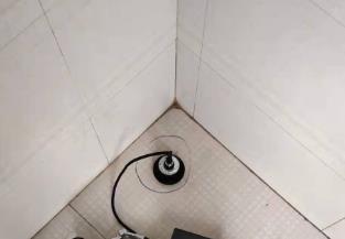 夏县卫生间漏水维修之 loft 夹层储藏室毗邻暗管渗水哪家好，推荐诚匠小爱修缮